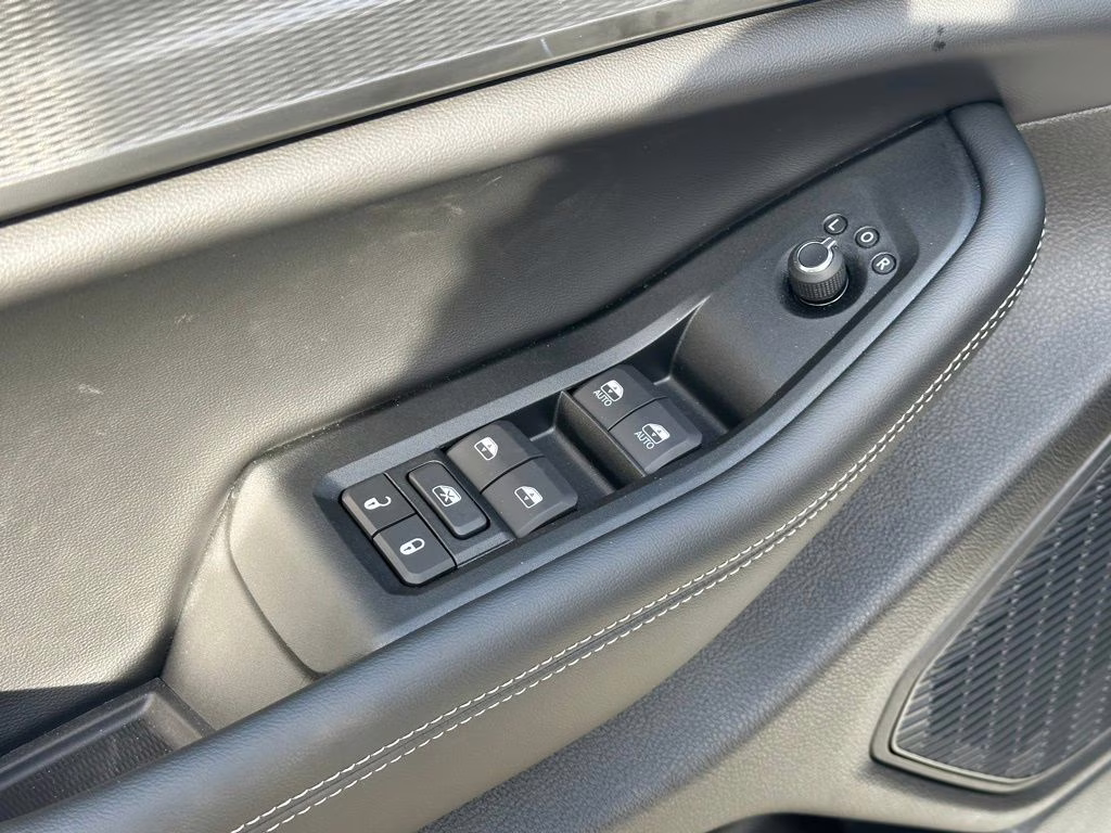 2025 Bright White Clearcoat Jeep Grand Cherokee L Altitude X 4X4 SUV