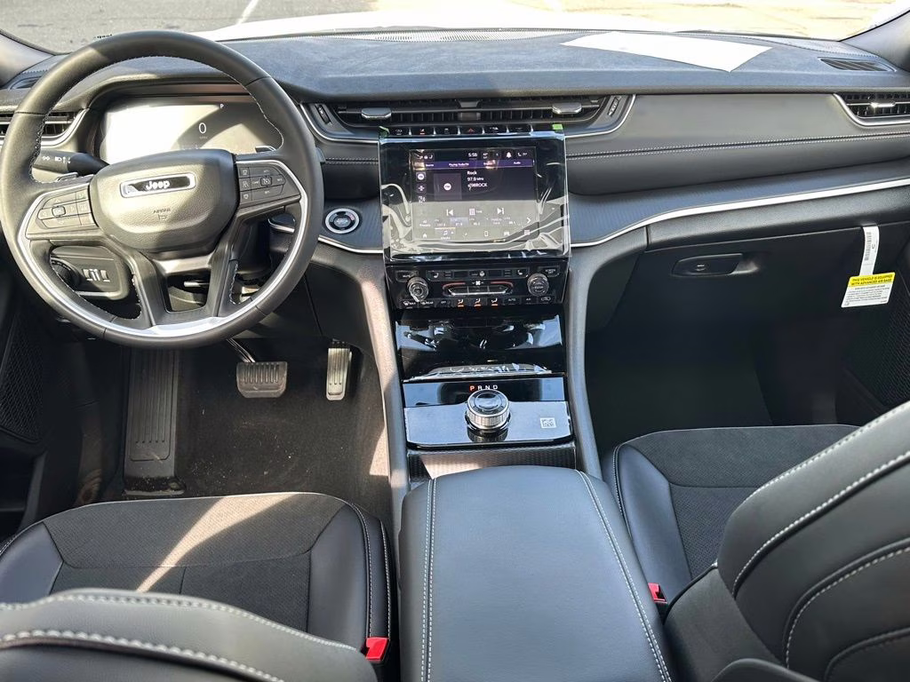 2025 Bright White Clearcoat Jeep Grand Cherokee L Altitude X 4X4 SUV