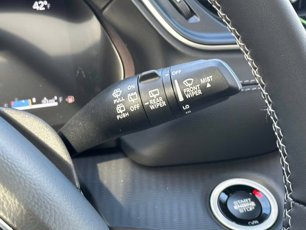 2025 Bright White Clearcoat Jeep Grand Cherokee L Altitude X 4X4 SUV