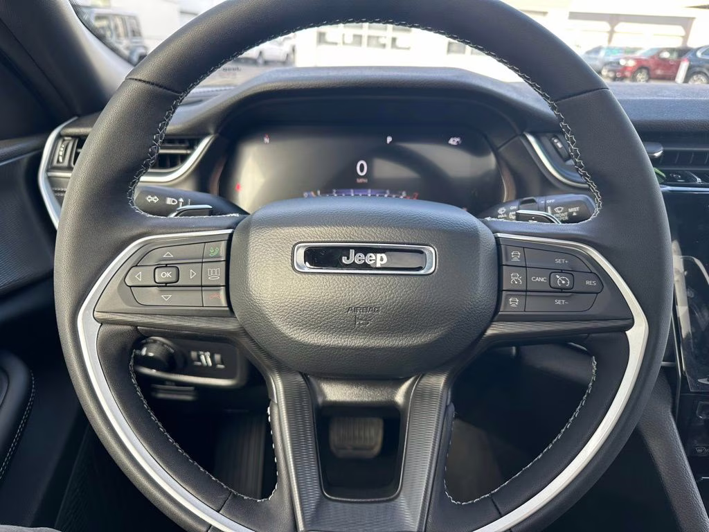 2025 Bright White Clearcoat Jeep Grand Cherokee L Altitude X 4X4 SUV