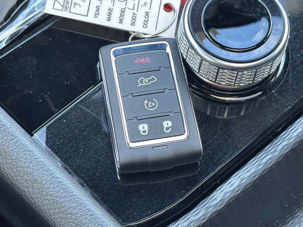 2025 Bright White Clearcoat Jeep Grand Cherokee L Altitude X 4X4 SUV