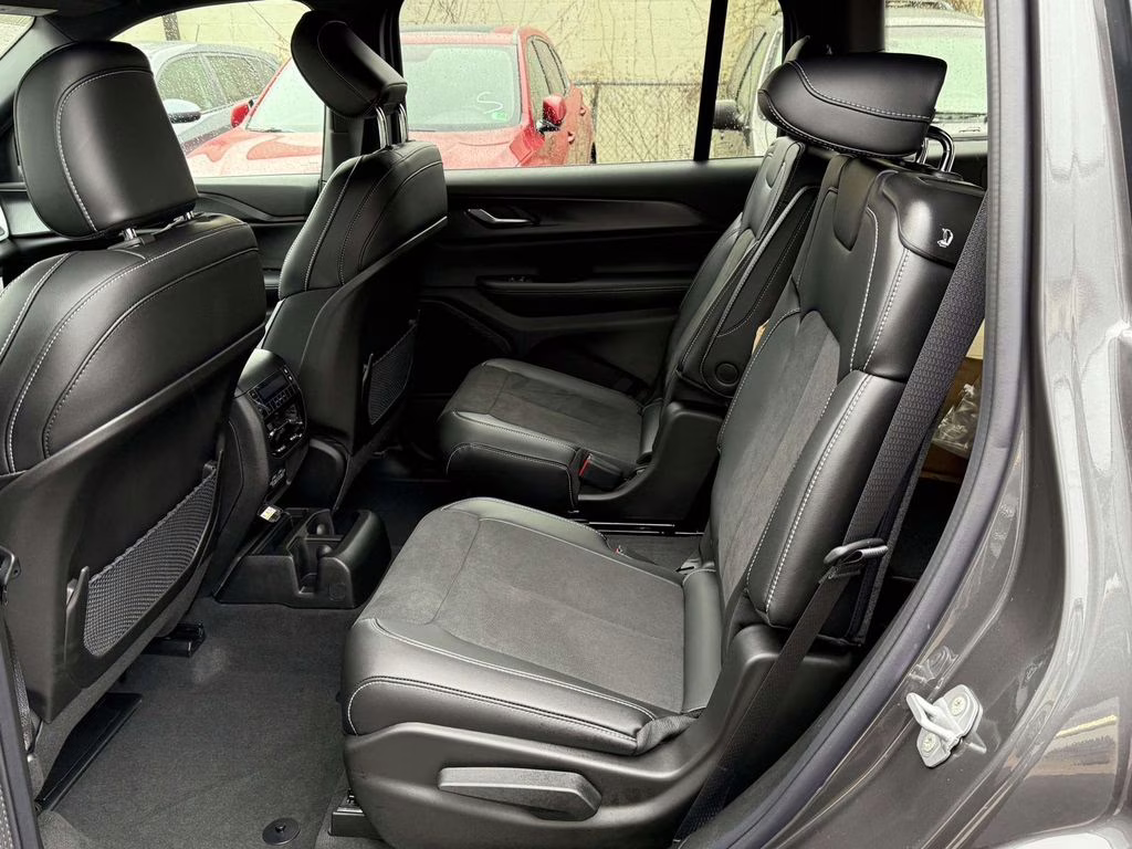 2025 Baltic Gray Metallic Clearcoat Jeep Grand Cherokee L Altitude X 4X4 SUV