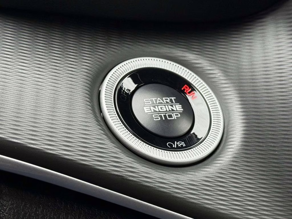 2025 Baltic Gray Metallic Clearcoat Jeep Grand Cherokee L Altitude X 4X4 SUV