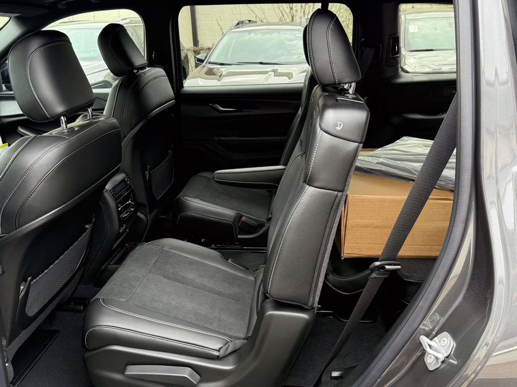 2025 Baltic Gray Metallic Clearcoat Jeep Grand Cherokee L Altitude X 4X4 SUV