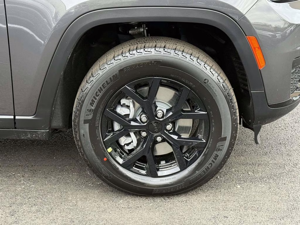 2025 Baltic Gray Metallic Clearcoat Jeep Grand Cherokee L Altitude X 4X4 SUV