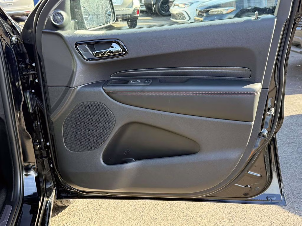 2026 DB Black Crystal Clearcoat Dodge Durango GT HEMI V8 AWD SUV