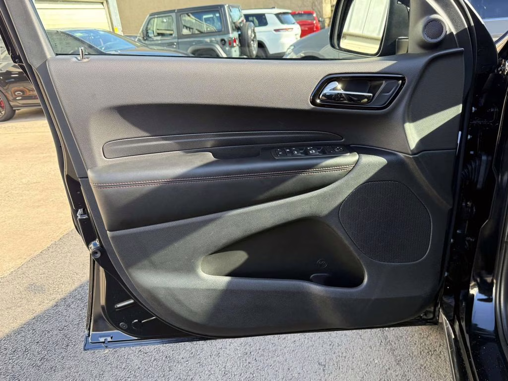 2026 DB Black Crystal Clearcoat Dodge Durango GT HEMI V8 AWD SUV