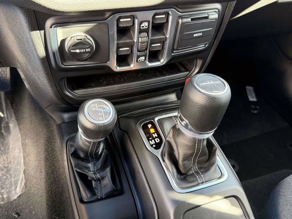 2026 Anvil Clearcoat Jeep Gladiator Sport S 4X4 Truck