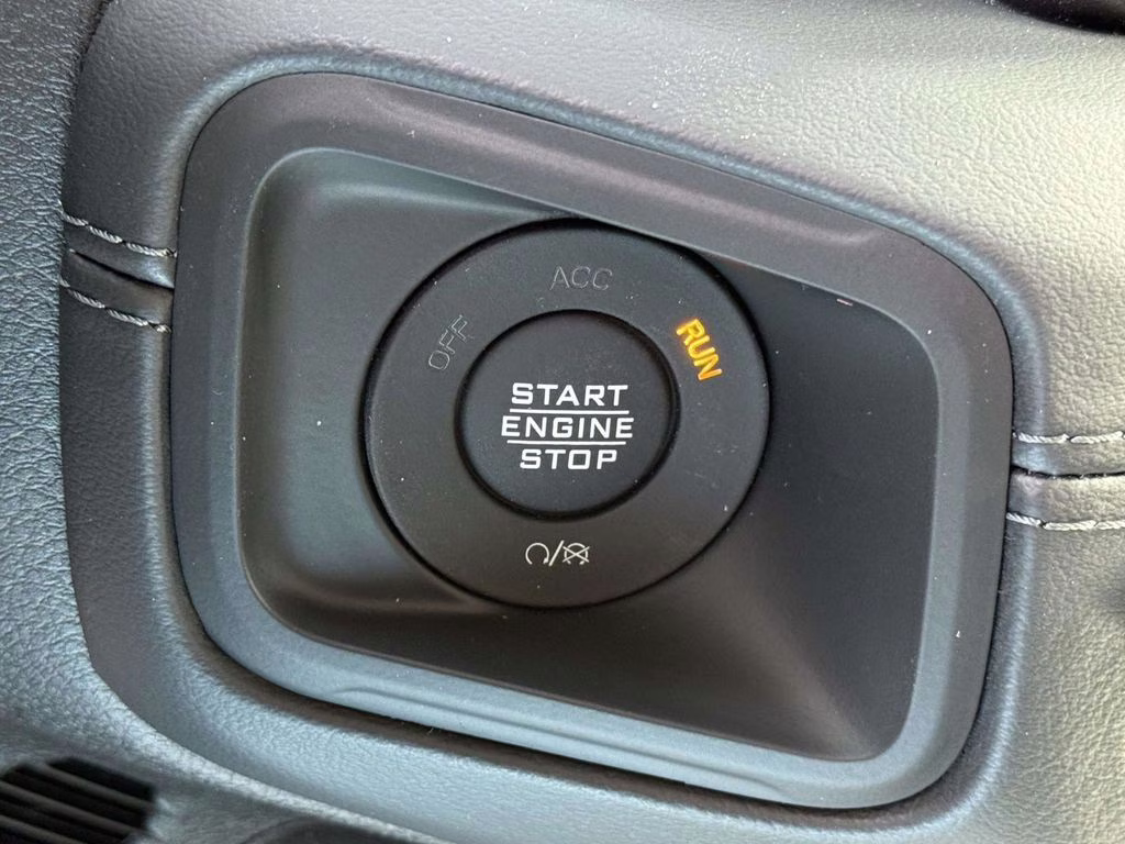 2026 reign Jeep Gladiator Mojave 4X4 Truck