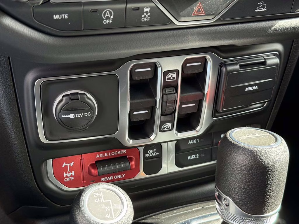 2026 reign Jeep Gladiator Mojave 4X4 Truck