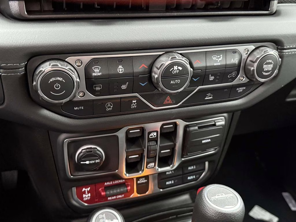 2026 Black Clearcoat Jeep Gladiator Mojave 4X4 Truck