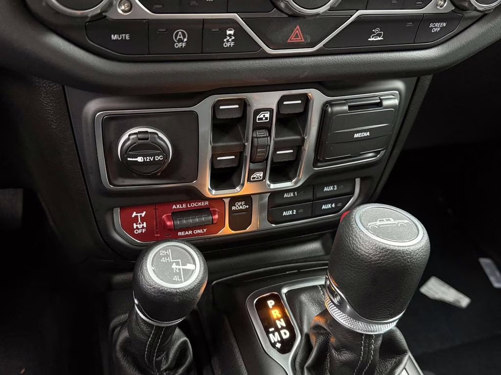 2026 Black Clearcoat Jeep Gladiator Mojave 4X4 Truck