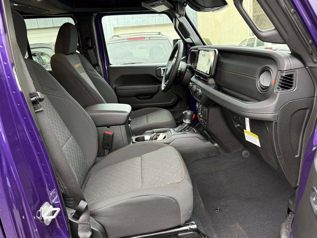 2026 reign Jeep Gladiator Mojave 4X4 Truck