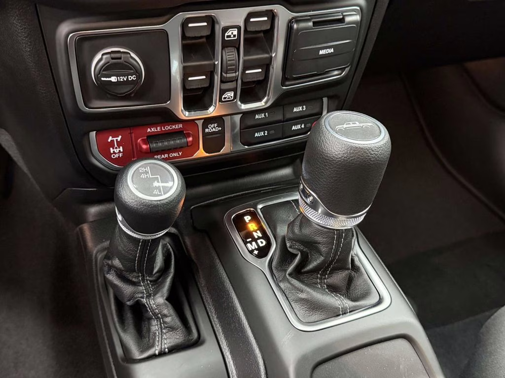 2026 reign Jeep Gladiator Mojave 4X4 Truck