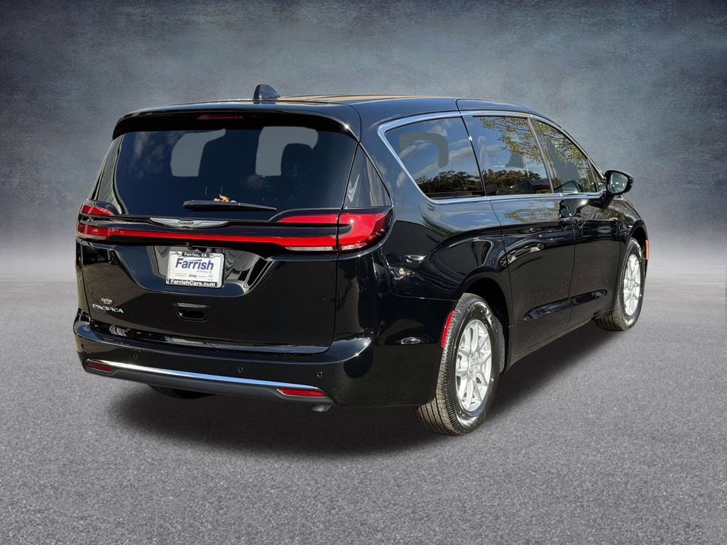2026 Diamond Black Crystal Pearlcoat Chrysler Pacifica Select FWD Van