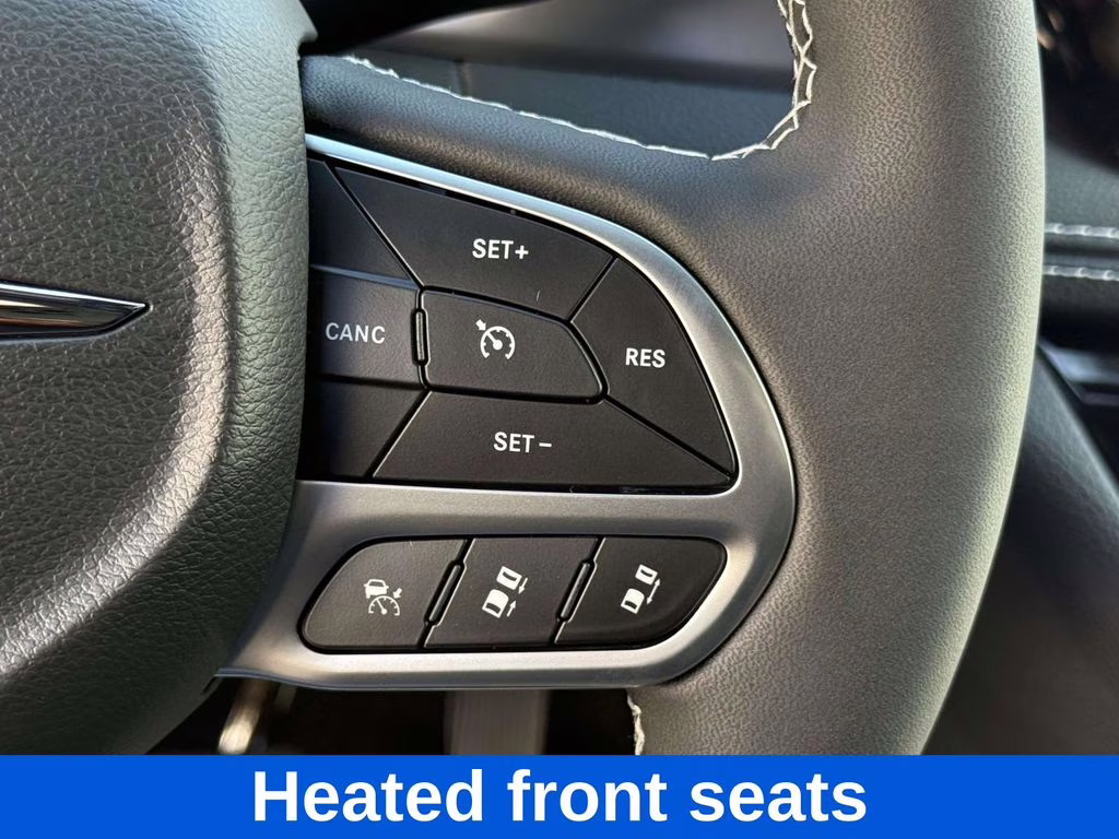 2026 Diamond Black Crystal Pearlcoat Chrysler Pacifica Select FWD Van