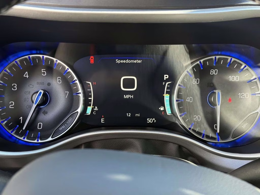 2026 Bright White Clearcoat Chrysler Pacifica Select FWD Van