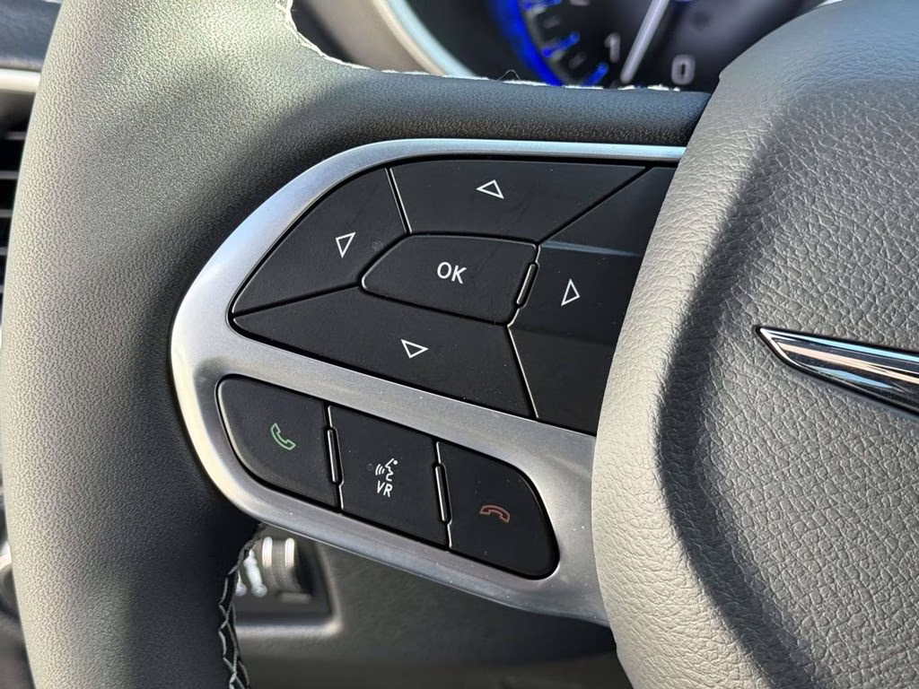 2026 Bright White Clearcoat Chrysler Pacifica Select FWD Van