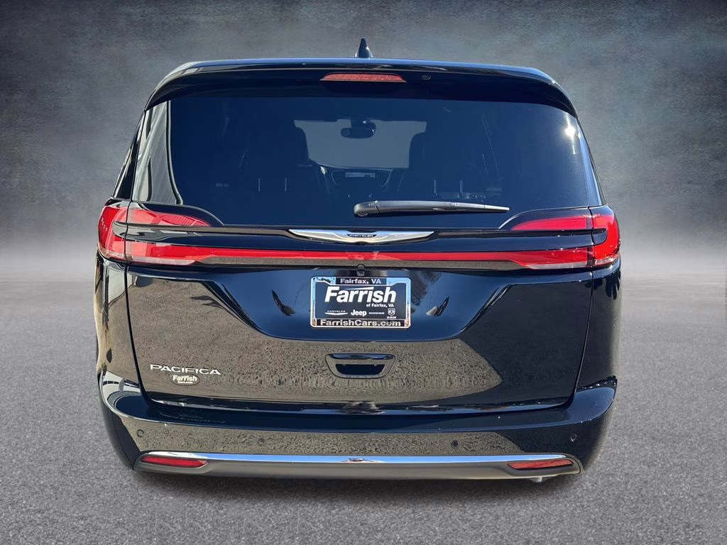 2026 Diamond Black Crystal Pearlcoat Chrysler Pacifica Select FWD Van