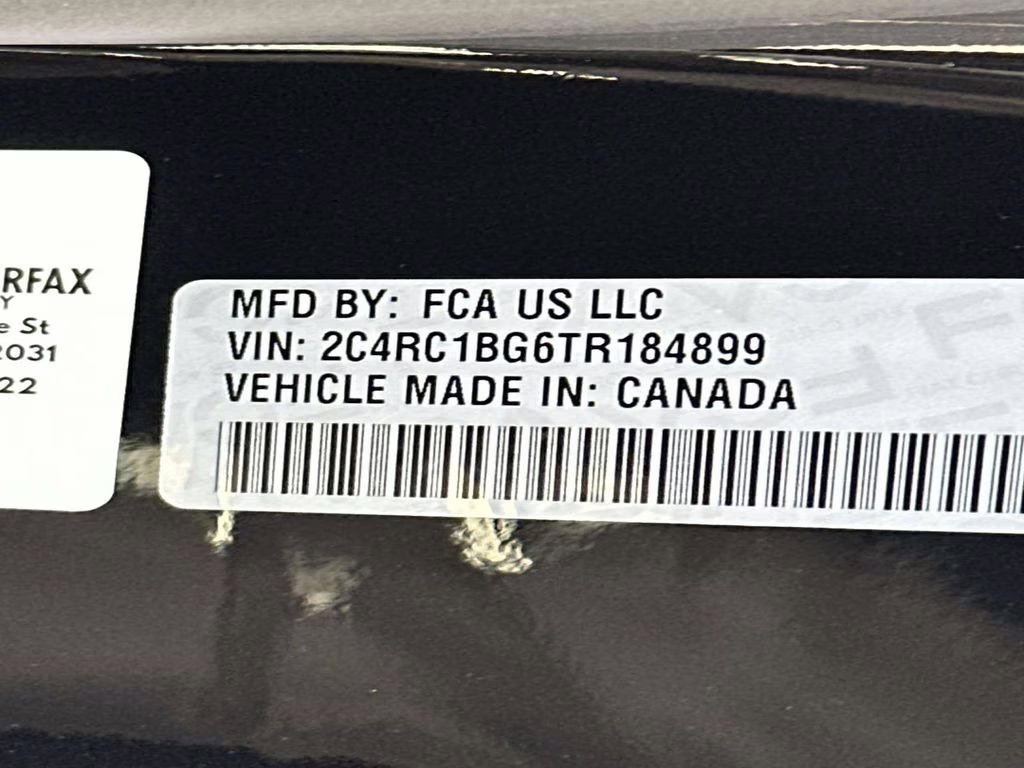 2026 Diamond Black Crystal Pearlcoat Chrysler Pacifica Select FWD Van