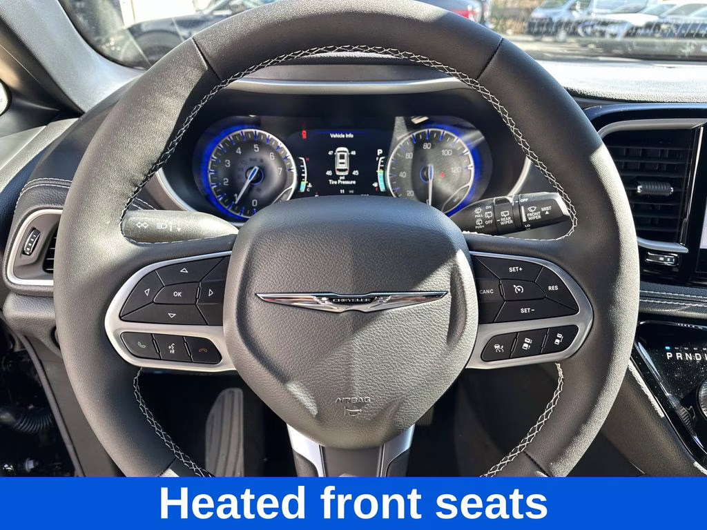 2026 Diamond Black Crystal Pearlcoat Chrysler Pacifica Select FWD Van