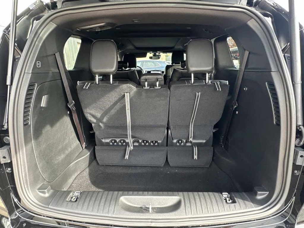 2026 Diamond Black Crystal Pearlcoat Chrysler Pacifica Limited FWD Van