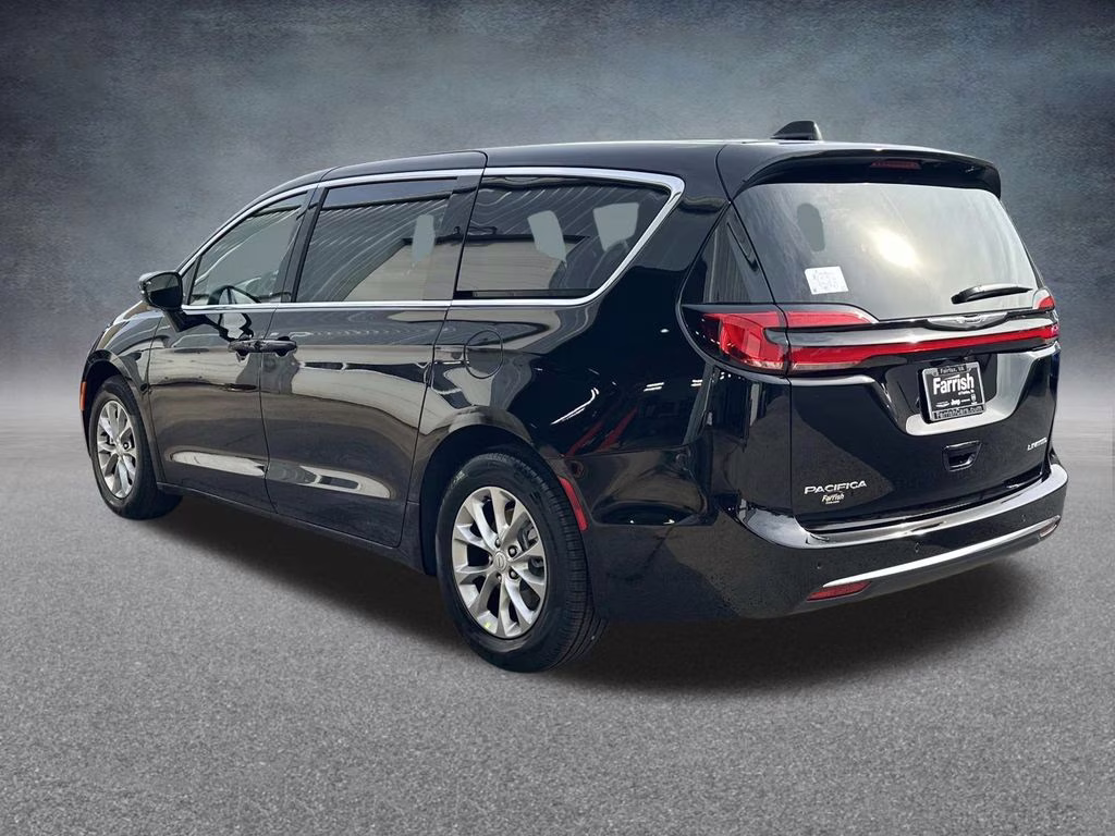 2026 Diamond Black Crystal Pearlcoat Chrysler Pacifica Limited FWD Van