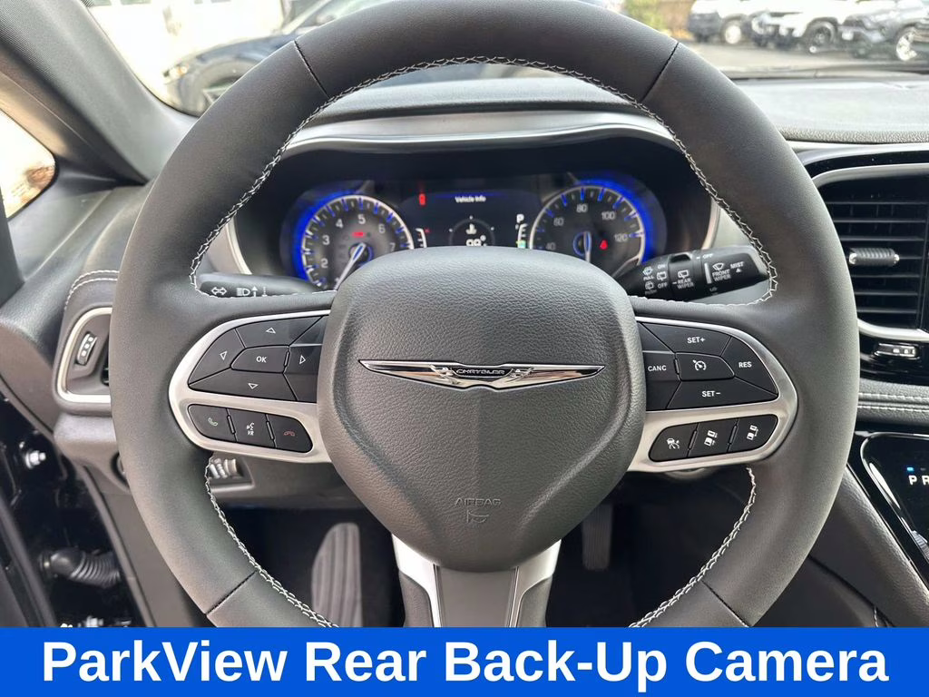 2026 Diamond Black Crystal Pearlcoat Chrysler Pacifica Limited FWD Van