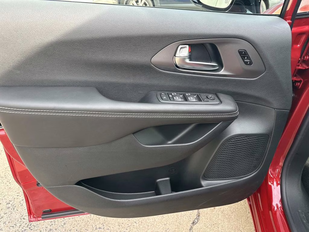 2026 Red Hot Pearlcoat Chrysler Pacifica Select AWD Van