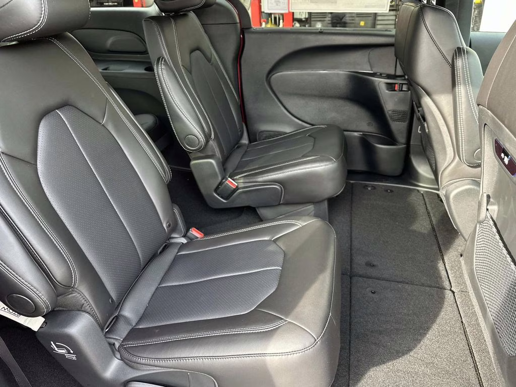 2026 Red Hot Pearlcoat Chrysler Pacifica Select AWD Van