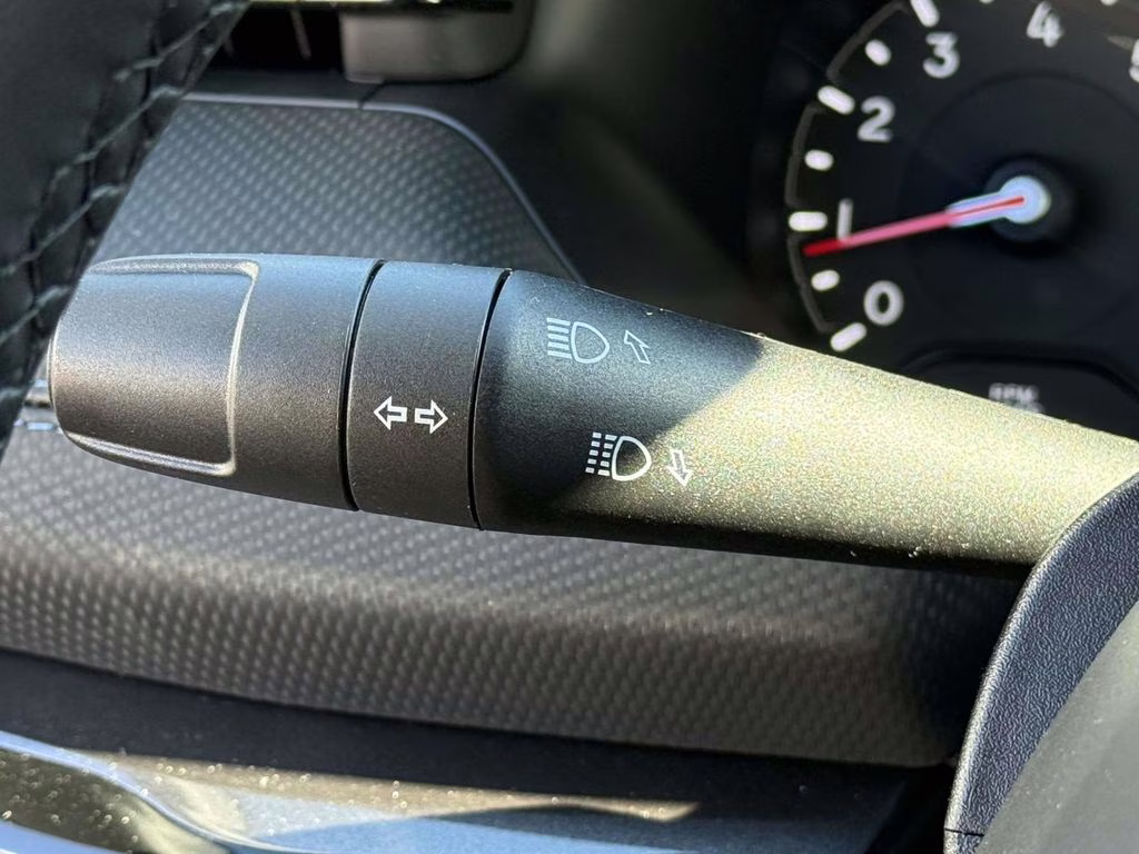 2026 Bright White Clearcoat Jeep Compass Latitude 4X4 SUV