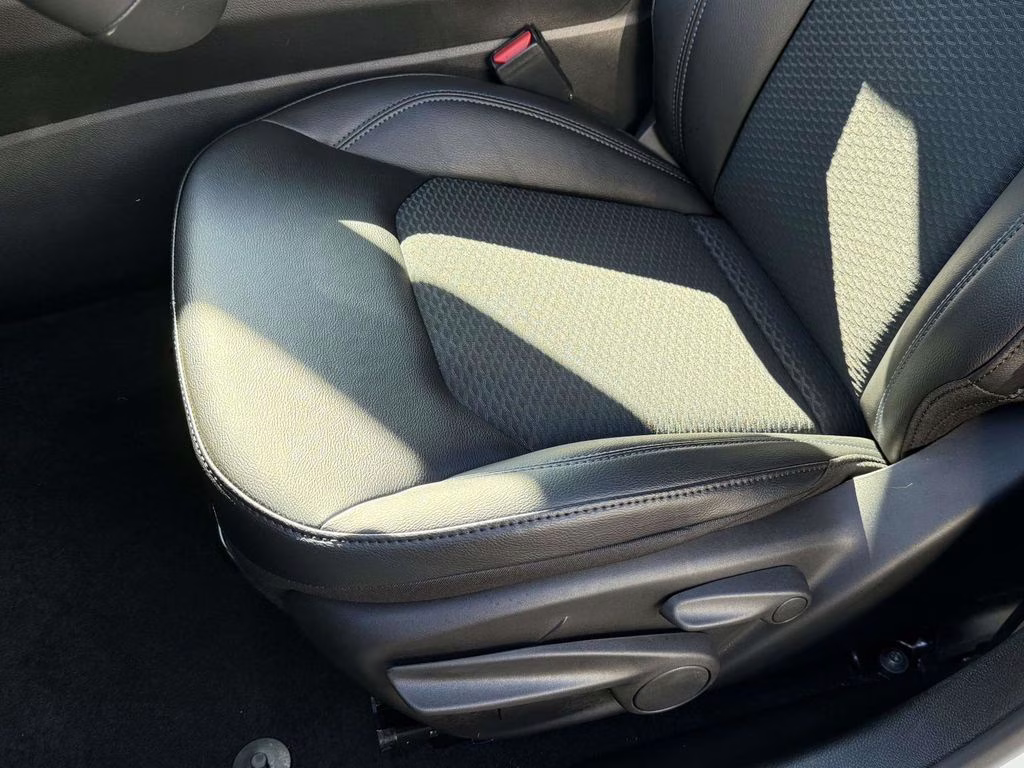 2026 Bright White Clearcoat Jeep Compass Latitude 4X4 SUV