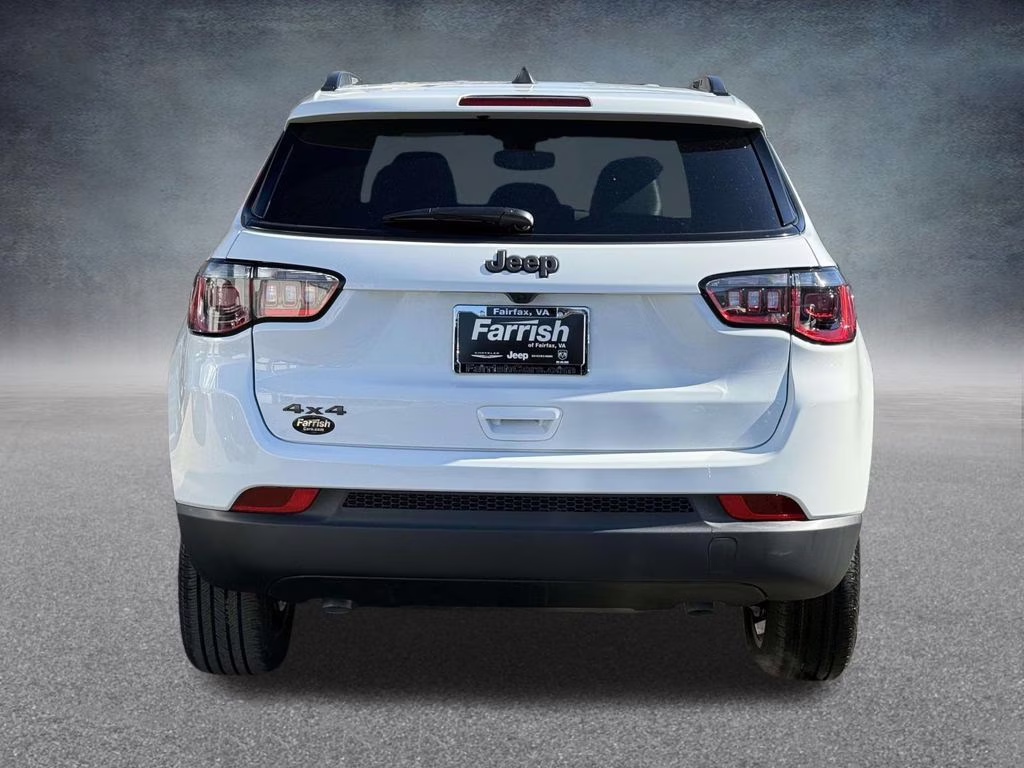 2026 Bright White Clearcoat Jeep Compass Latitude 4X4 SUV