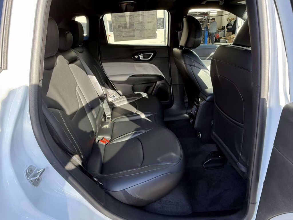 2026 Bright White Clearcoat Jeep Compass Limited 4X4 SUV