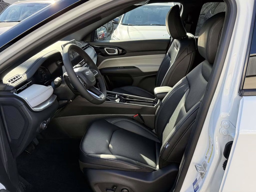 2026 Bright White Clearcoat Jeep Compass Limited 4X4 SUV