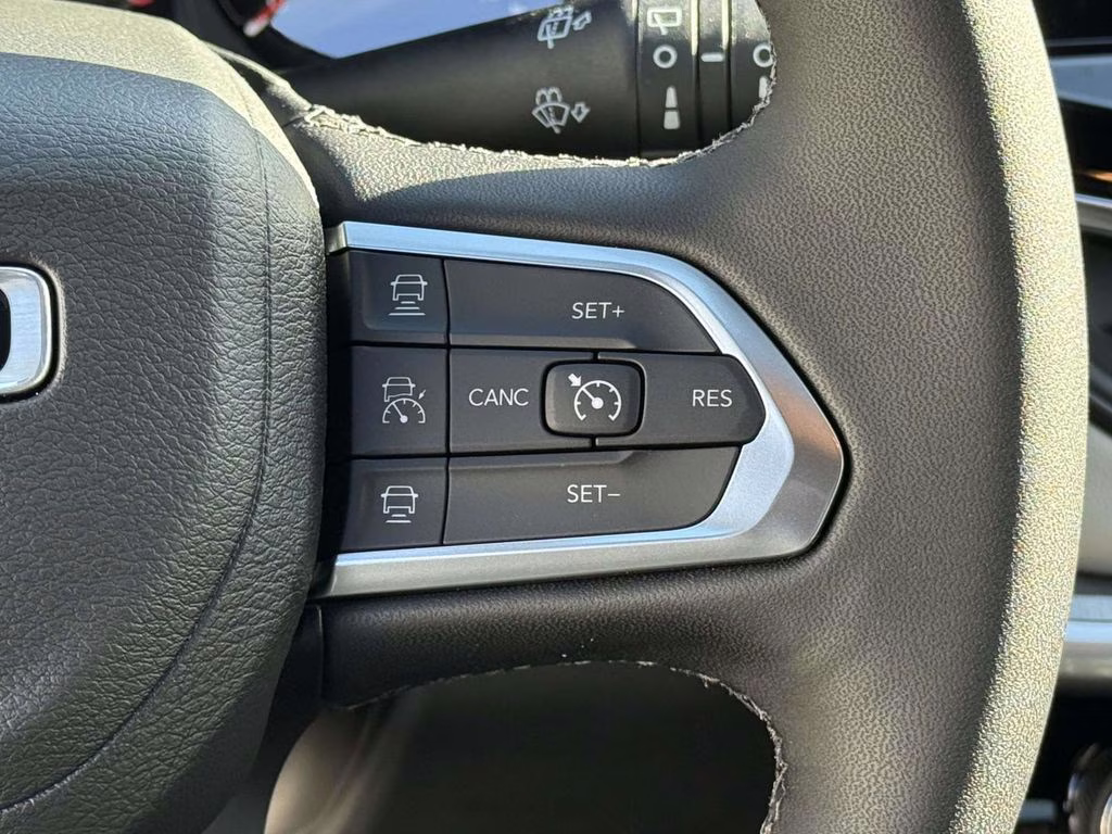 2026 Bright White Clearcoat Jeep Compass Limited 4X4 SUV