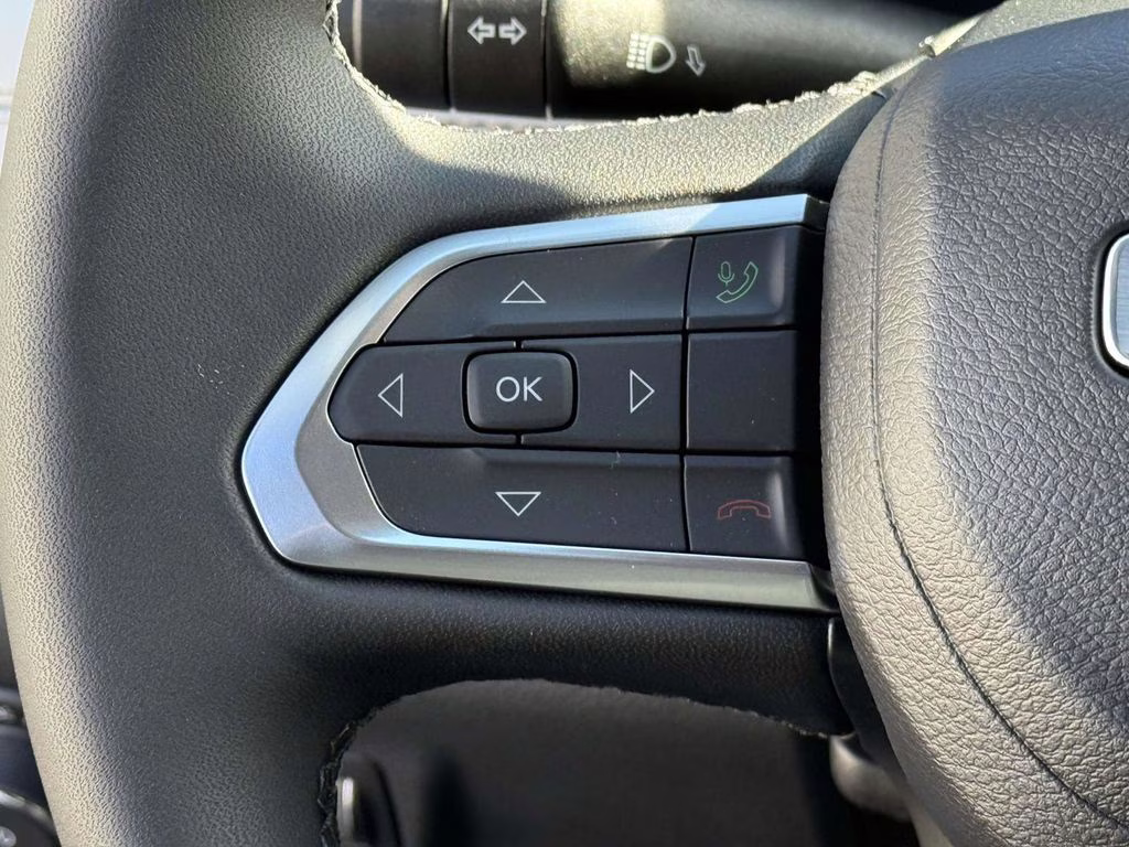 2026 Bright White Clearcoat Jeep Compass Limited 4X4 SUV