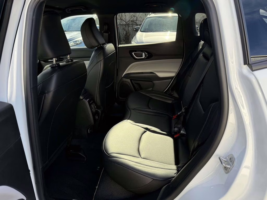 2026 Bright White Clearcoat Jeep Compass Limited 4X4 SUV