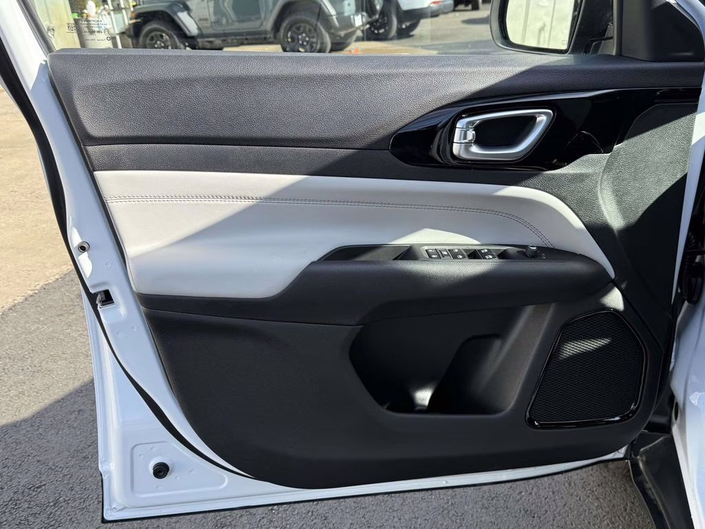 2026 Bright White Clearcoat Jeep Compass Limited 4X4 SUV