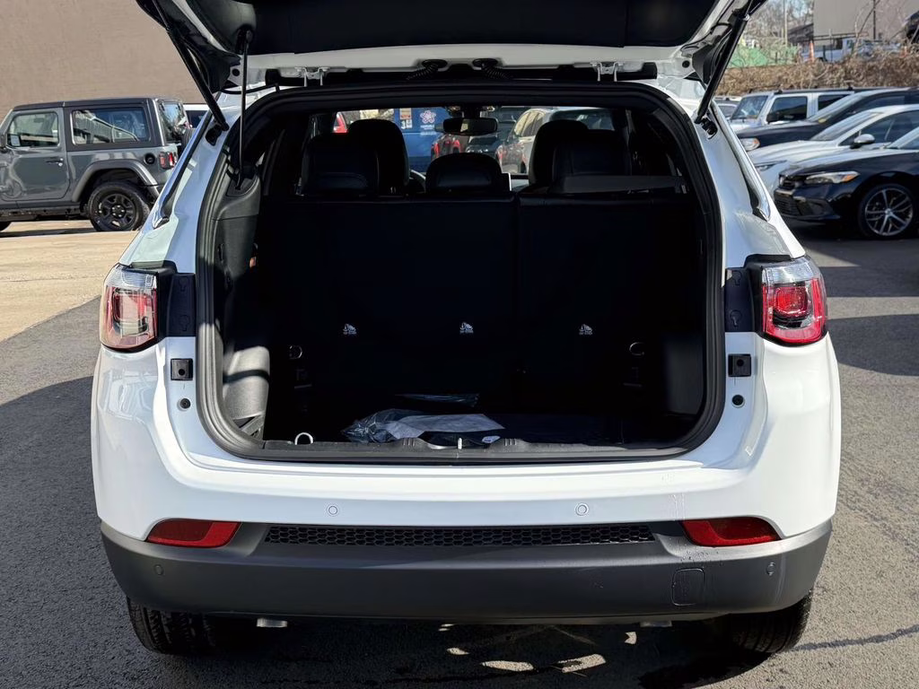 2026 Bright White Clearcoat Jeep Compass Limited 4X4 SUV