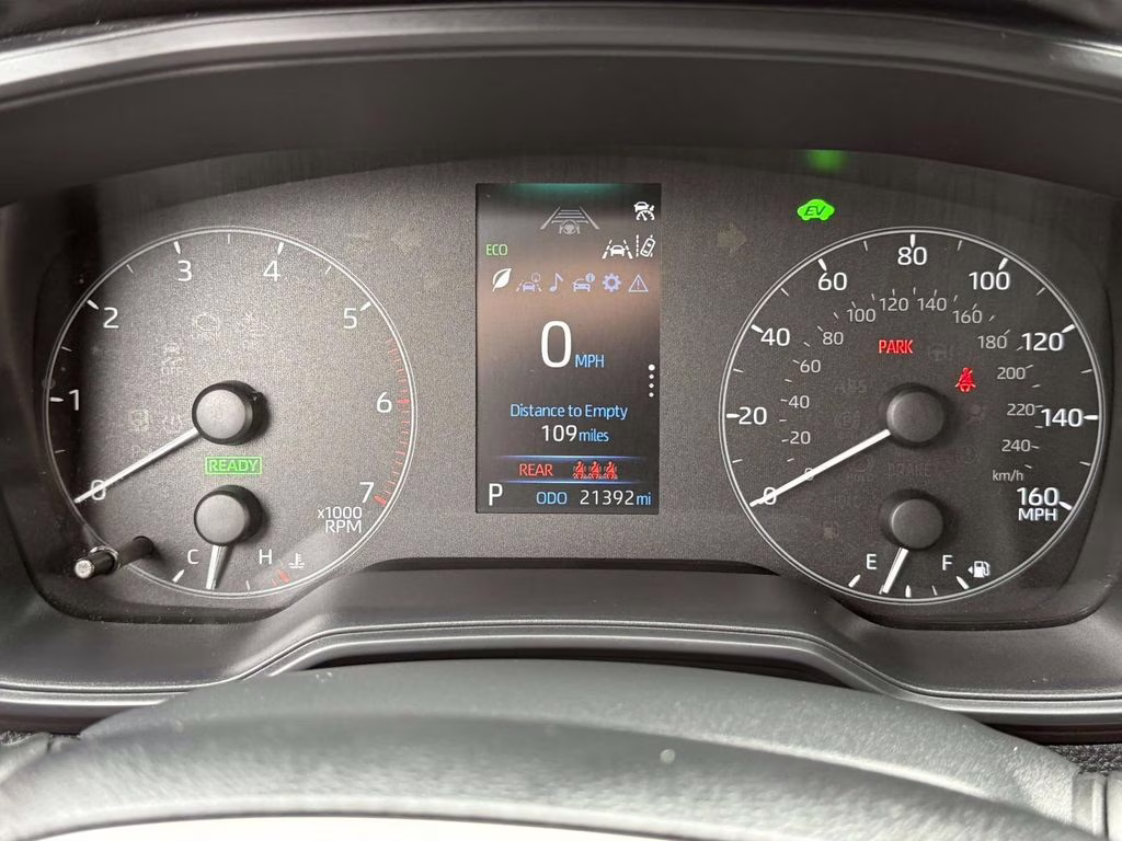 2024 Classic Silver Metallic Toyota Corolla Hybrid SE FWD Sedan