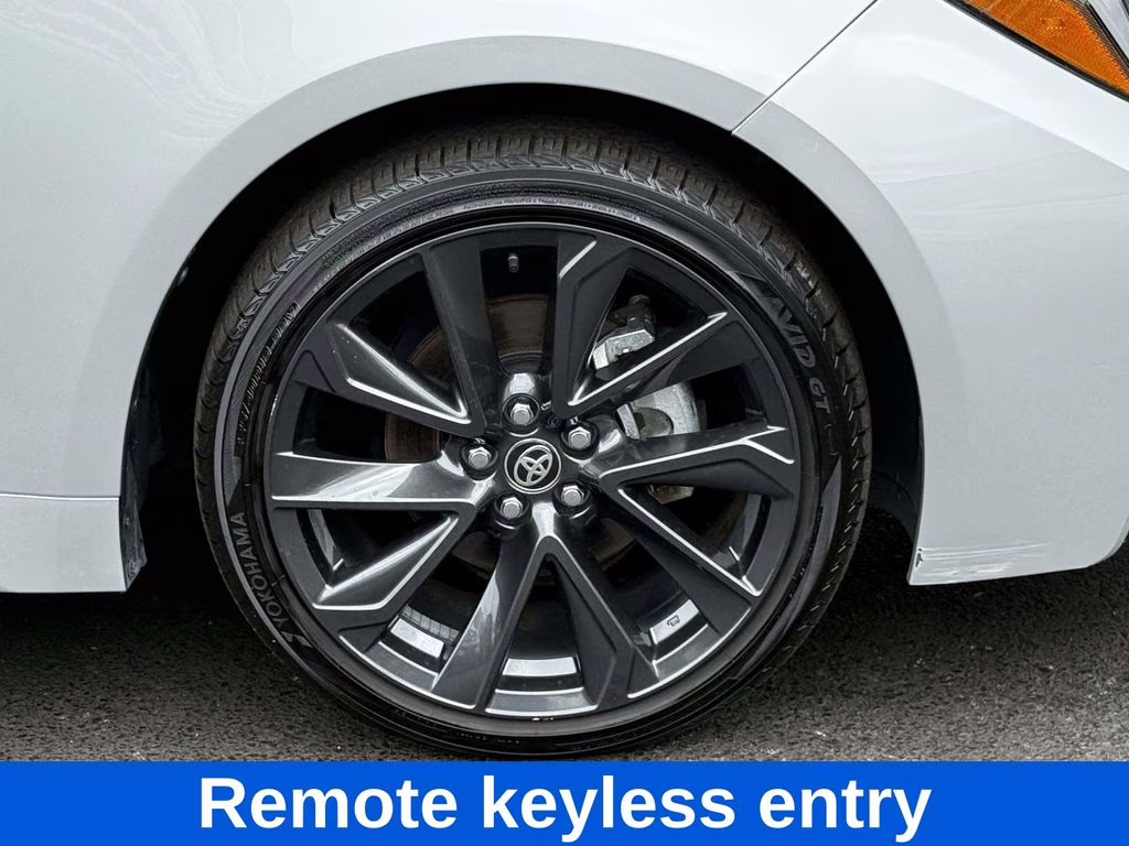 2024 Classic Silver Metallic Toyota Corolla Hybrid SE FWD Sedan