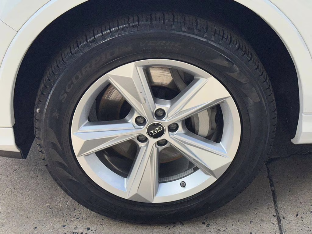 2024 Carrara White Audi Q7 45 Premium Plus AWD SUV