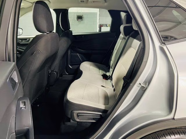 2023 Silver Metallic Ford Escape Hybrid Active FWD SUV