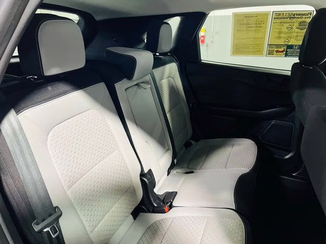 2023 Silver Metallic Ford Escape Hybrid Active FWD SUV