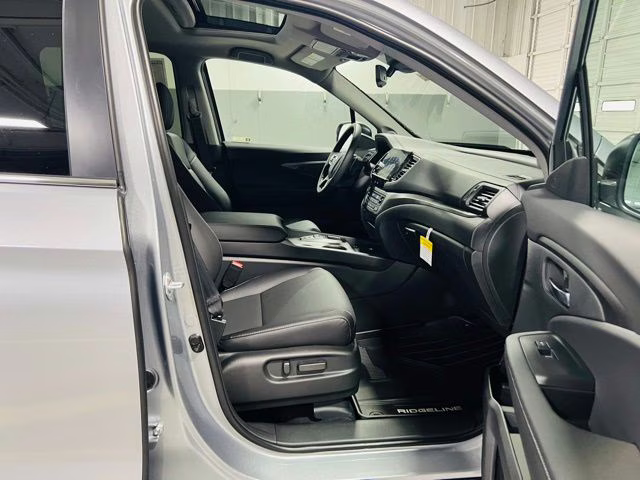 2026 Solar Silver Metallic Honda Ridgeline RTL AWD Truck