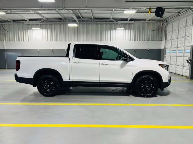 2026 Platinum White Pearl Honda Ridgeline Black Edition AWD Truck