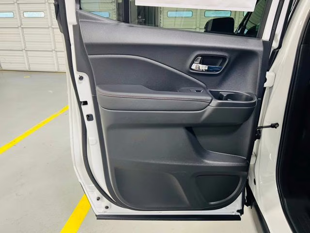 2026 Platinum White Pearl Honda Ridgeline Black Edition AWD Truck