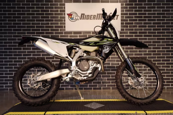 2026 JET BLACK / PURE WHITE Triumph TF 450-E Motorcycle