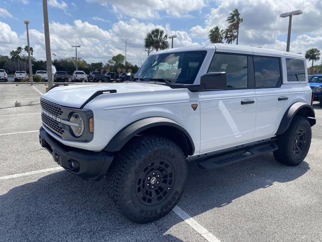 2026 Oxford White Ford Bronco Badlands 4X4 Convertible